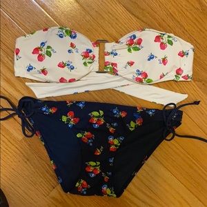 Abercrombie & Fitch Strawberry bikini 🍓